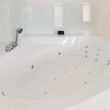 Appartement Grand Luxury On The Broadway W Jacuzzi Boedapest